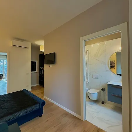 - - Life - Apartment Milan